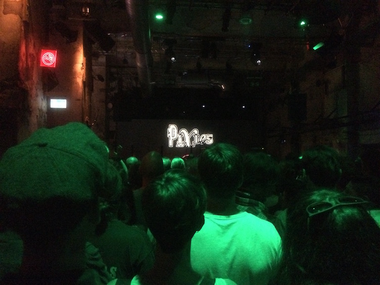 Bild der Bühne ohne Pixies